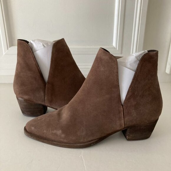 NWOT Free People Charm Double V Brown Suede Ankle Boots Sz 40 - Picture 1 of 8